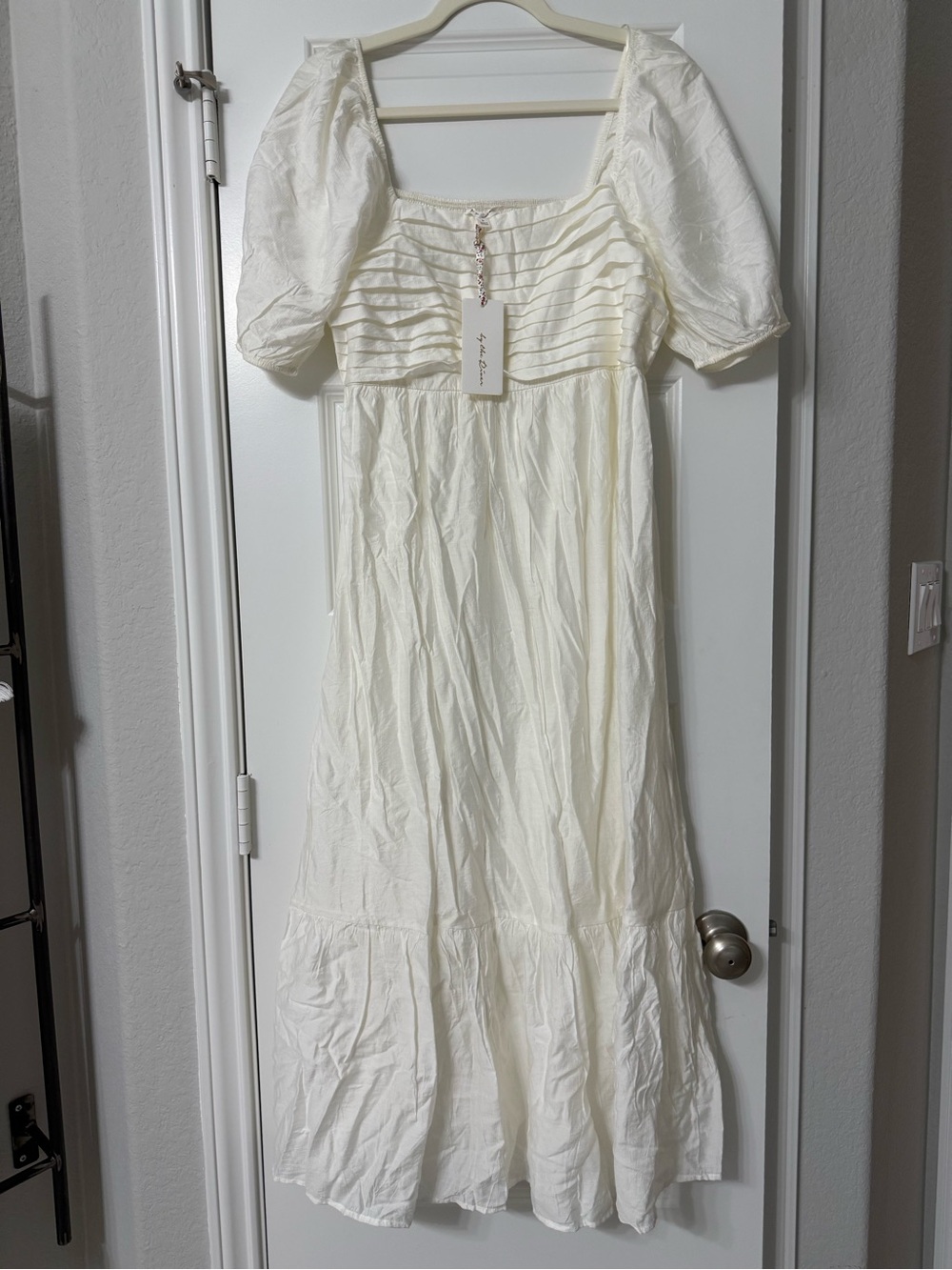 Elegant Cream Maxi Dress with Puff Sleeves